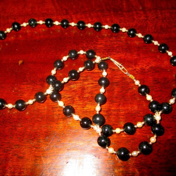 Black Jade and Pearl Gold Beaded Vintage Necklace